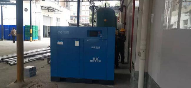 成都某知名食品廠永磁變頻螺桿空壓機工程交貨現場